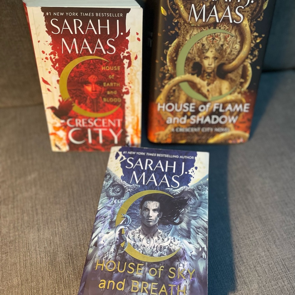 Sarah J. Maas Crescent City series